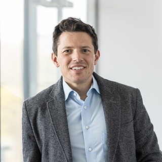 Dr.  Christian Joisten